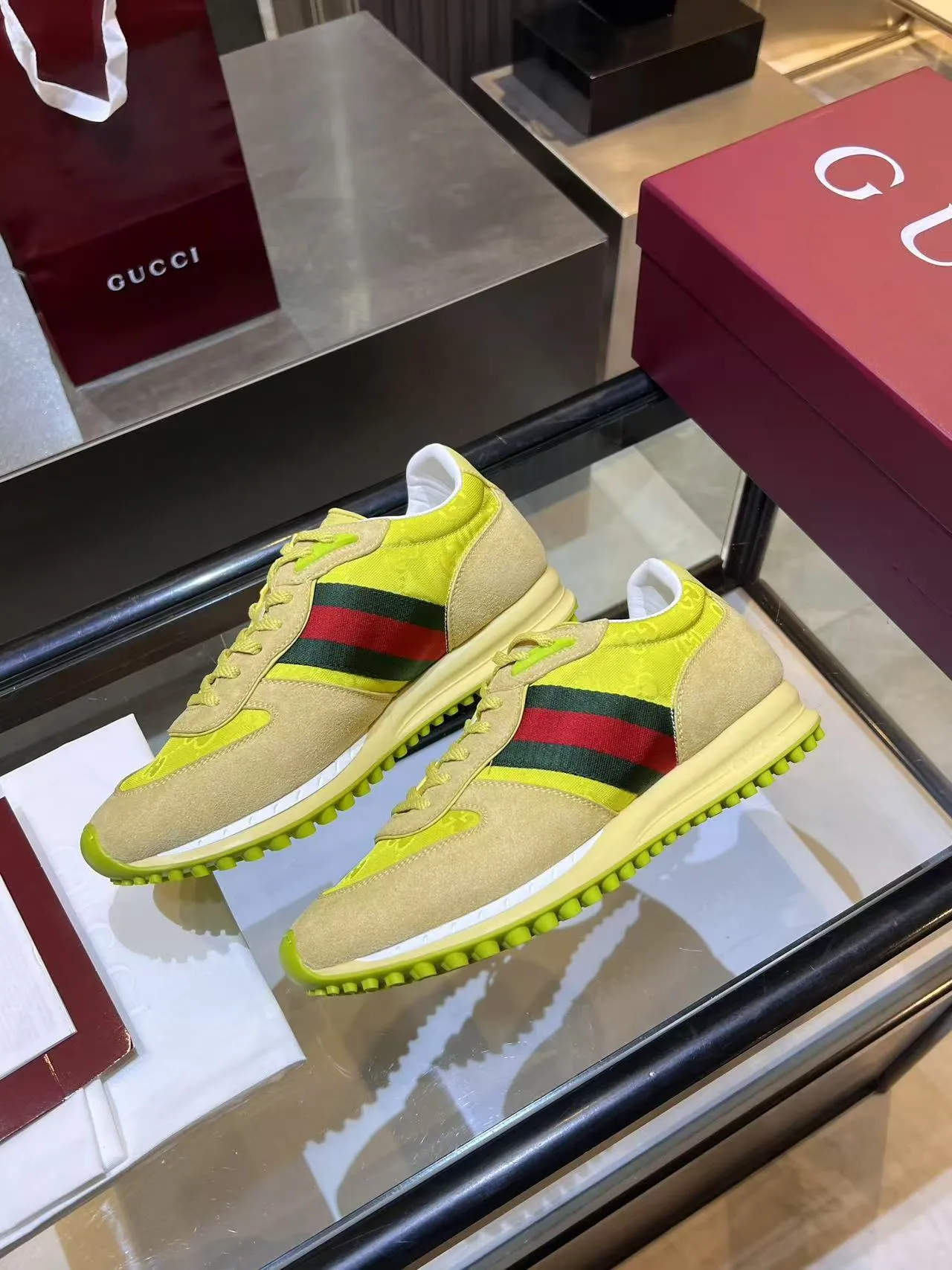 Men's Men's Shoes 💰620💰 Gucci Gucci Top Version Latest Catwalk Style Re-Motion Series Thick-soled Casual Sneakers Original Purchased, Developed and Made. This sneaker has a detachable and adjustable ankle strap, adding a dynamic item to the 2025 spring and summer series. The light and flexible outsole has been specially treated and is filled with a strong retro style. Exquisite packaging at the delivery counter 🛍📦 ▪️Fabrics: Original custom imported first-layer cowhide ▪️Inner lining: Original custom-made breathable mesh ▪️Sole: Original molded TPU material ▪️Sole thickness: 3.5CM ▪️Size: 39-44 (customized at 38.45.46)